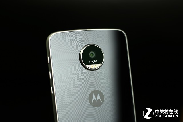 长续航娱乐强机 Moto Z Play全面评测 