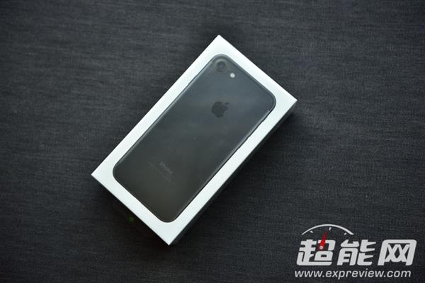 这就是苹果的小七！iPhone 7手机开箱图赏