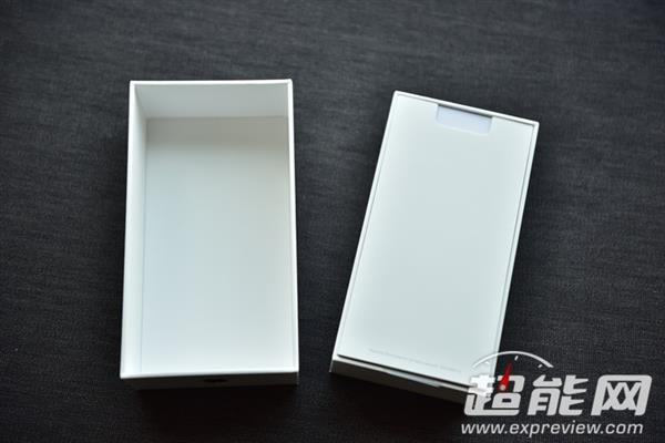 这就是苹果的小七！iPhone 7手机开箱图赏