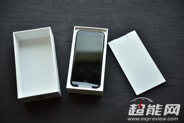 这就是苹果的小七！iPhone 7手机开箱图赏