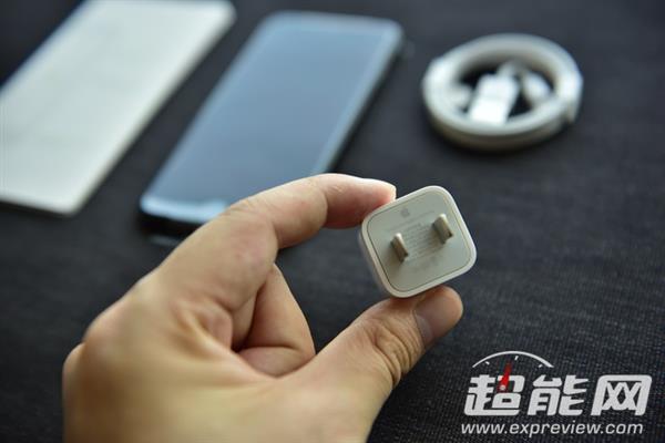 这就是苹果的小七！iPhone 7手机开箱图赏