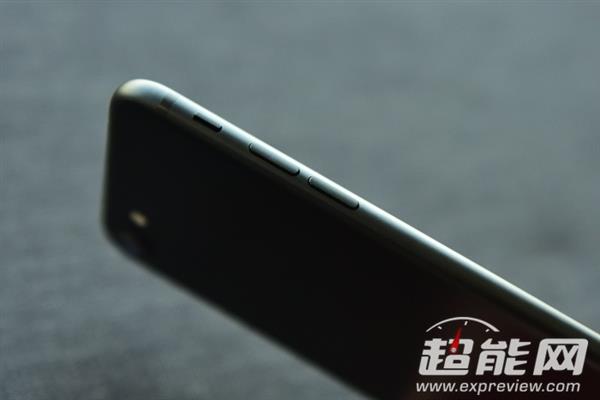 这就是苹果的小七！iPhone 7手机开箱图赏