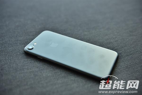 这就是苹果的小七！iPhone 7手机开箱图赏