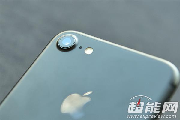 这就是苹果的小七！iPhone 7手机开箱图赏