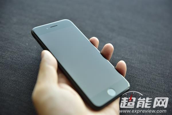 这就是苹果的小七！iPhone 7手机开箱图赏