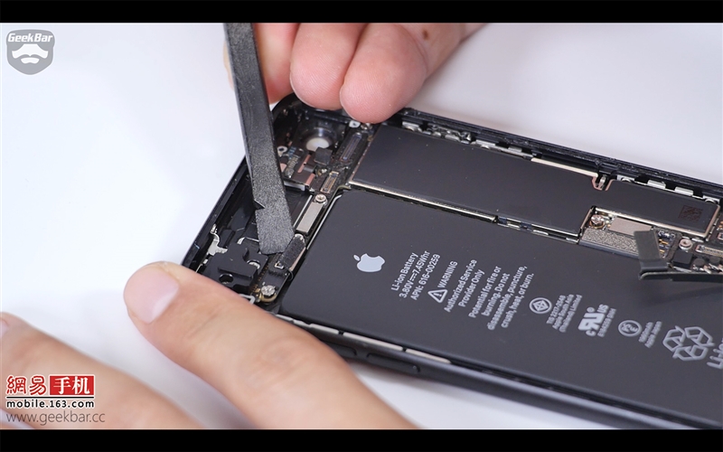 iPhone 7详细拆解：电池1960mAh良心 2G+128G TLC