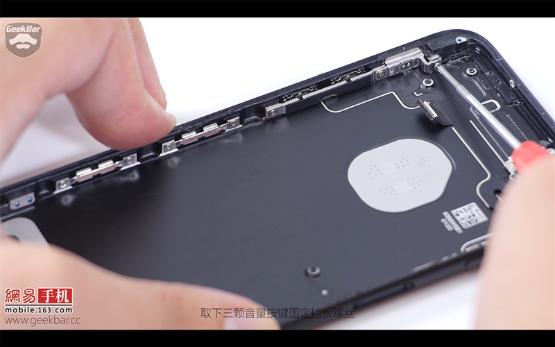 iPhone 7详细拆解：电池1960mAh良心 2G+128G TLC