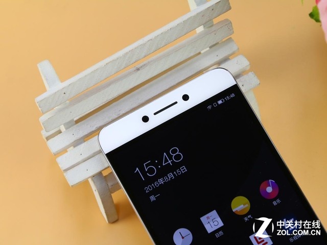 军训后的狂欢  先买这几款手机压压惊 