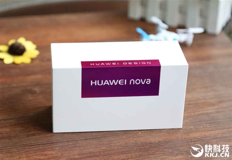 手感舒服拍照强！华为小屏旗舰HUAWEI nova首发评测