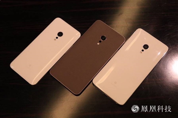 高光塑料新情怀 锤子Smartisan M1/M1L开箱