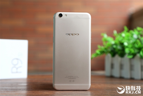 OPPO R9s首发图赏：前置1600万美颜自拍