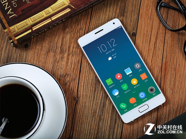 手机选黑色还是白色 看完这几款就懂了 