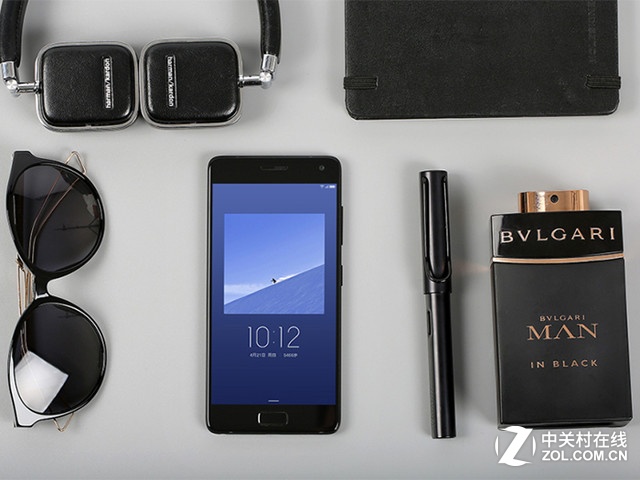 天猫旗舰手机价格都白菜价了 不看后悔 