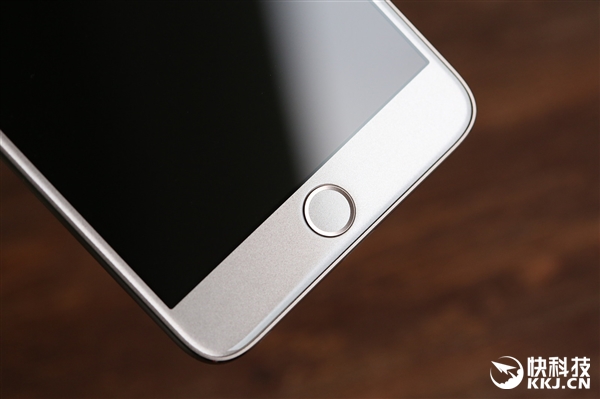 咖啡金版锤子M1L开箱图赏：皮革后壳太爽！