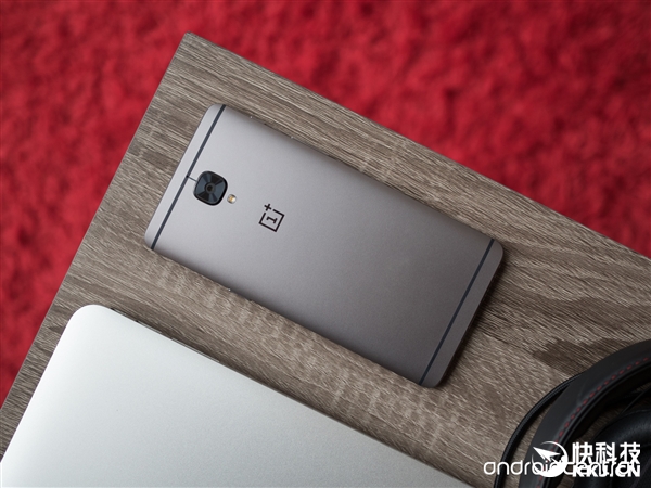 一加3T对比一加3评测体验：骁龙821跑分无敌、自拍飞跃
