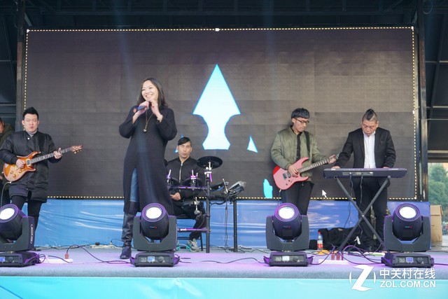 HUAWEI nova大篷车全国巡演余姚站开秀 