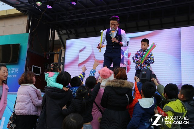 HUAWEI nova大篷车全国巡演西安秀上演 