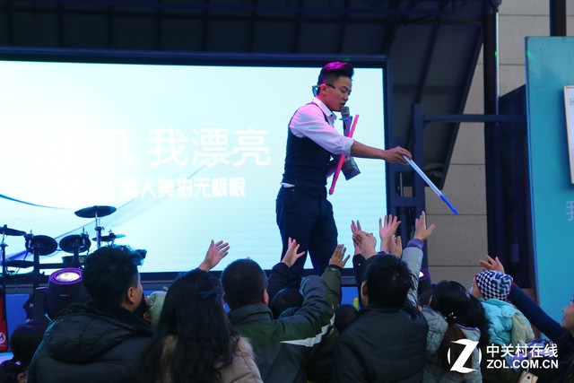 HUAWEI nova大篷车全国巡演西安秀上演 