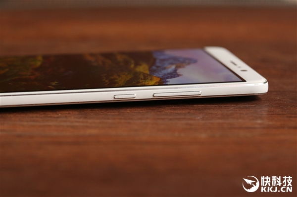 温润如玉！华为Mate 9陶瓷白版开箱图赏：看了就想买