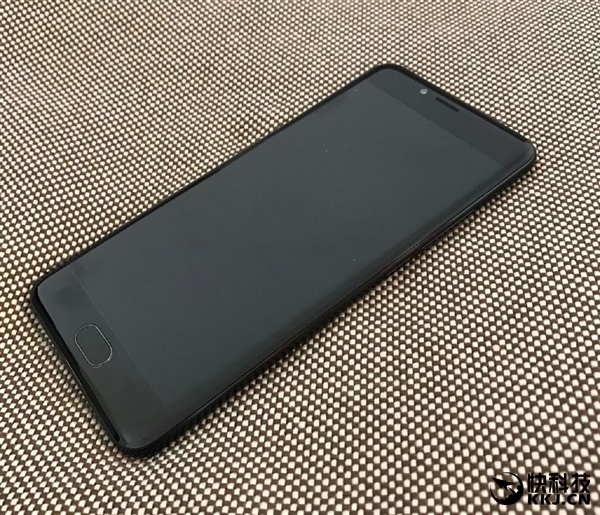 颜值炸裂！魅族四曲面旗舰真机曝光：配置够狠