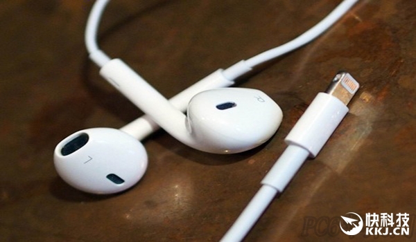 果粉无意间舔iPhone 7耳机线：这味道太酸爽