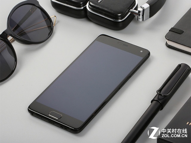 同样是黑配色 为什么这几款显得更高端 