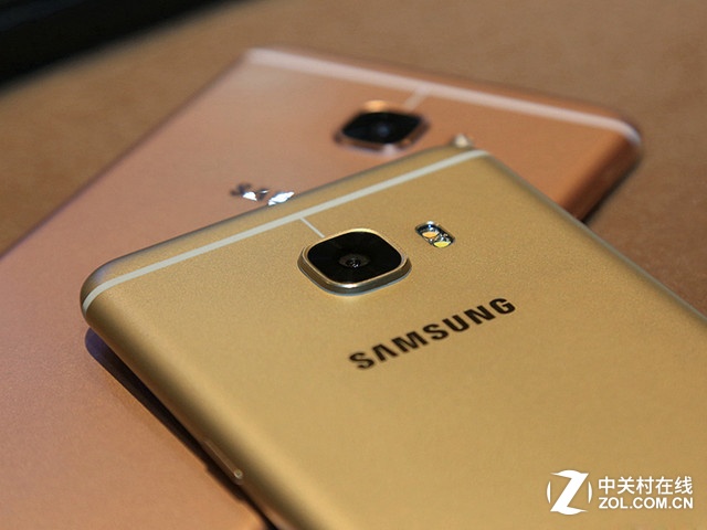 颜控党购机法则：外观销魂 自拍强势 